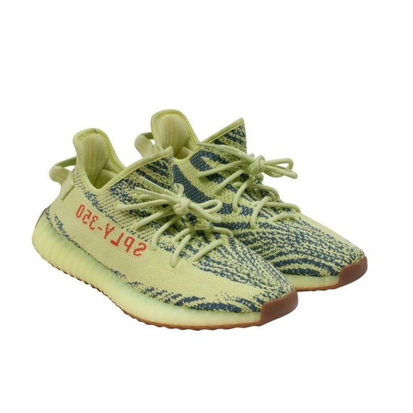 Athletic_Shoes